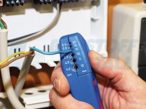 Инструмент за разделяне на кабели и проводници Weicon Cable Stripper S4-28 Multi